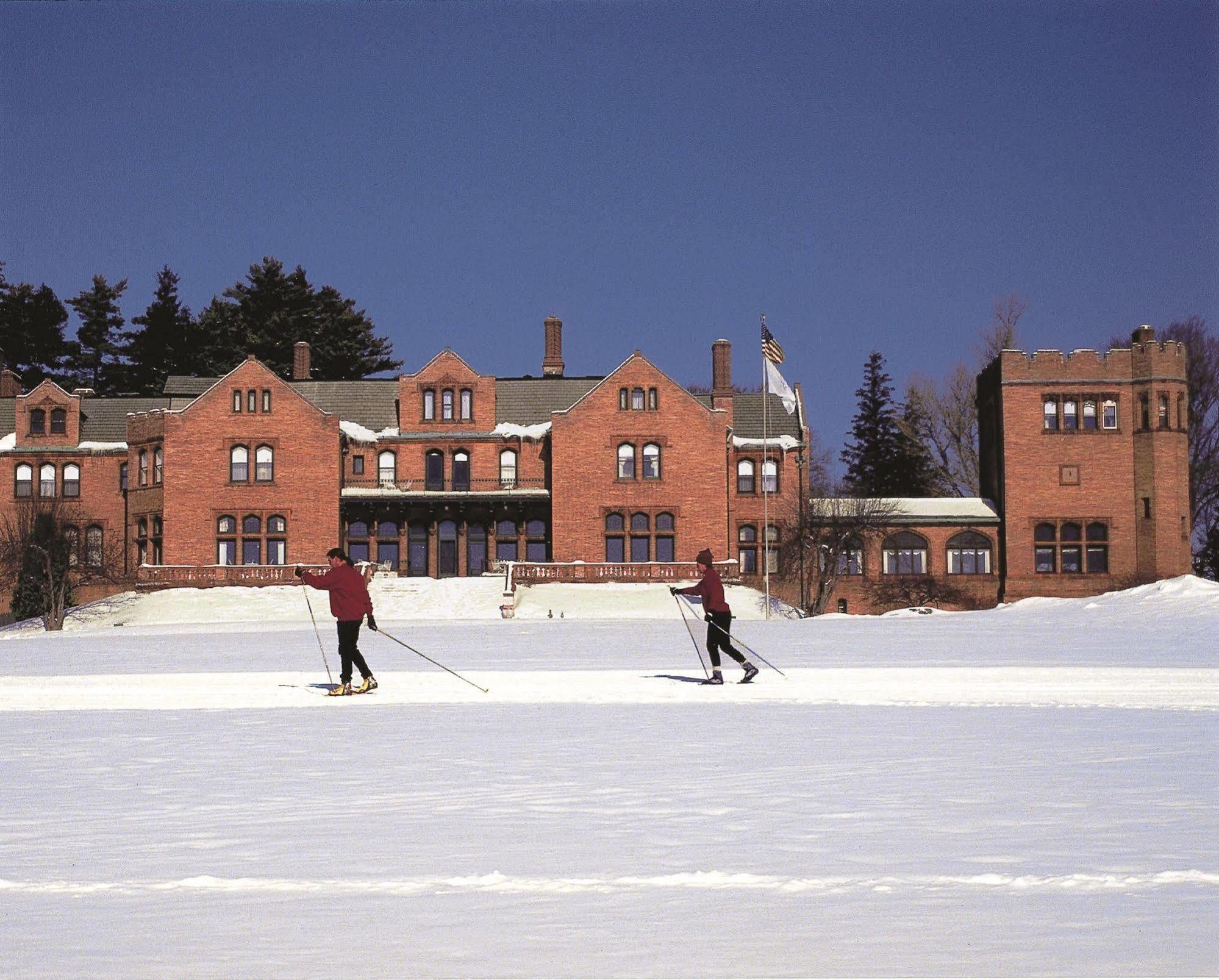 Cranwell Spa And Golf Resort (Adults Only) Lenox Amenities foto